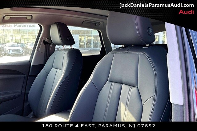 2025 Audi Q5 Premium - Photo 9