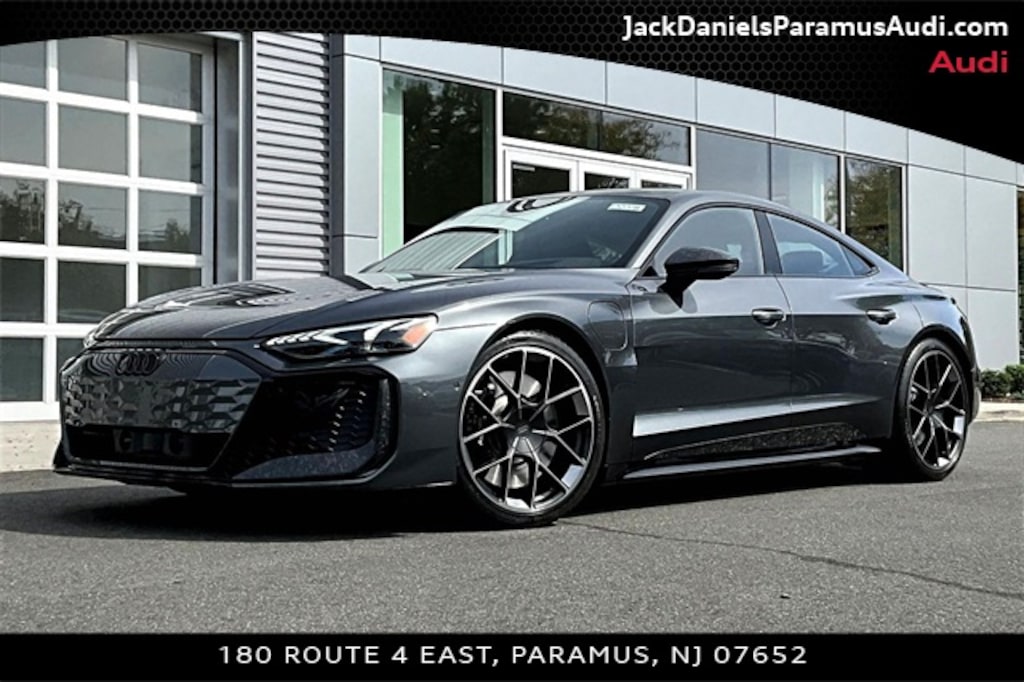 New 2025 Audi RS e-tron GT performance Sedan