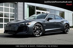 2025 Audi RS e-tron GT performance Sedan