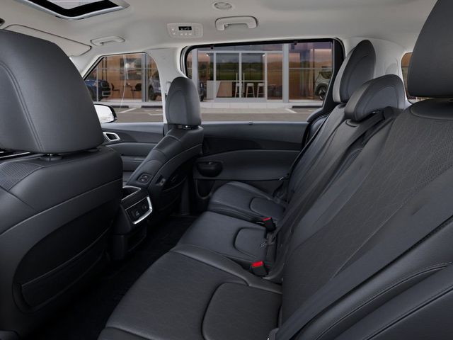 2025 Kia Carnival SX - Photo 18