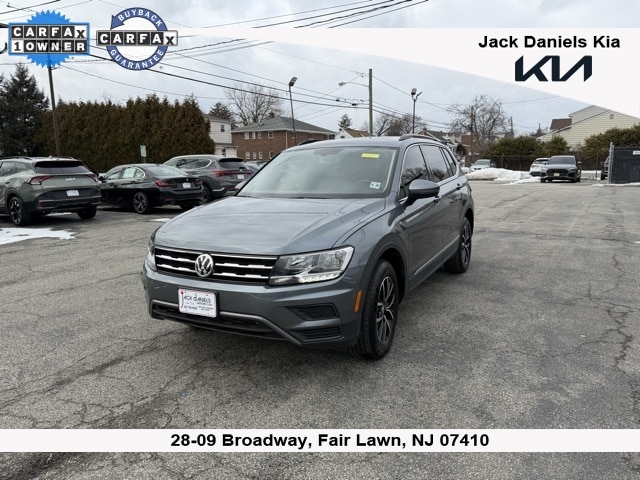 2021 Volkswagen Tiguan SE's photo
