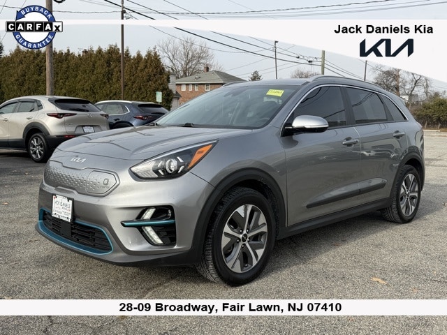 2022 Kia Niro EX's photo