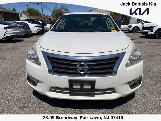 2015 Nissan Altima's photo