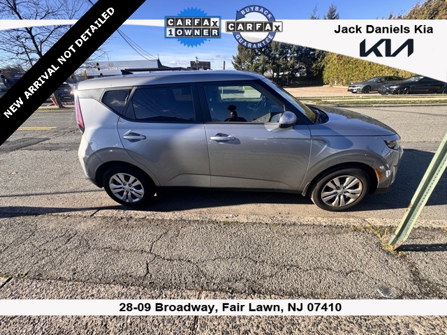 2023 Kia Soul LX's photo