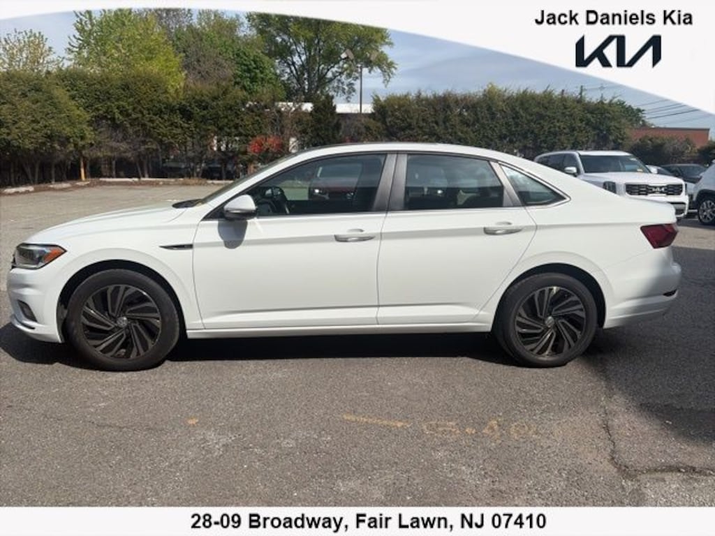 Used 2019 Volkswagen Jetta SEL Premium Sedan