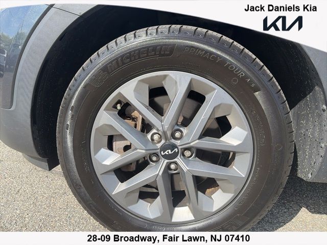 2023 Kia Telluride LX - Photo 17