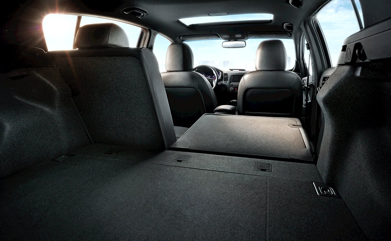 2015 kia forte5 interior.jpg