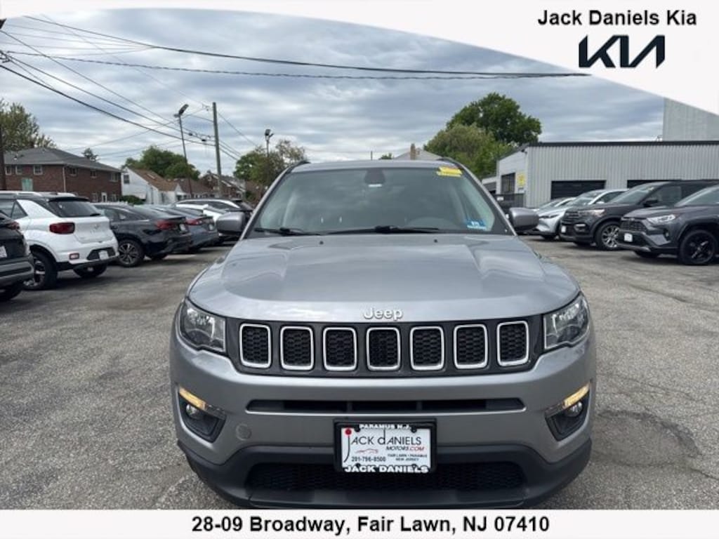 Used 2018 Jeep Compass Latitude SUV