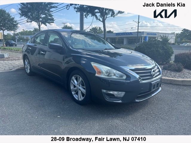 Used 2014 Nissan Altima SV with VIN 1N4AL3AP3EC404317 for sale in Paramus, NJ