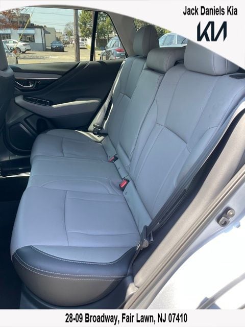 2022 Subaru Outback Limited - Photo 13