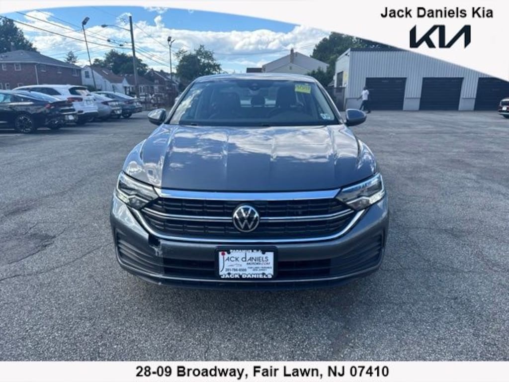 Used 2022 Volkswagen Jetta 1.5T SE Sedan