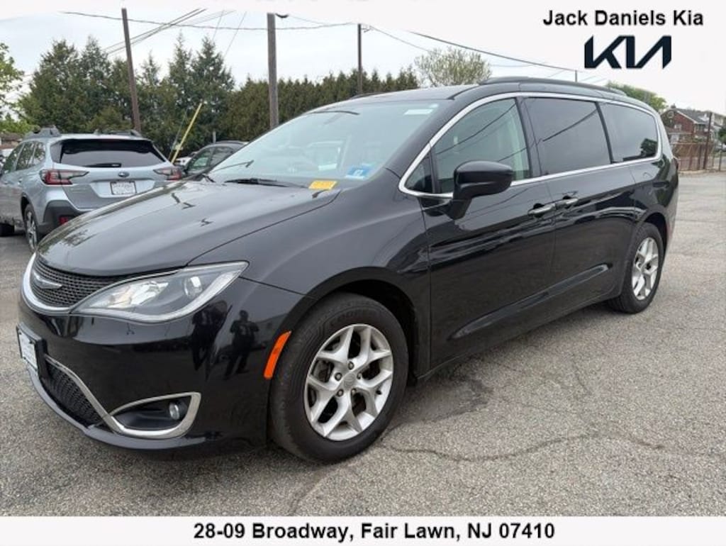 Used 2018 Chrysler Pacifica Touring Plus Van