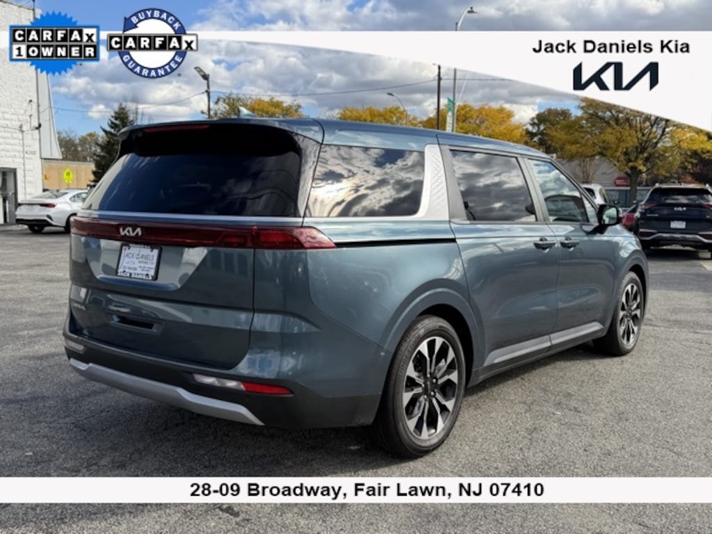 Certified 2024 Kia Carnival EX MPV