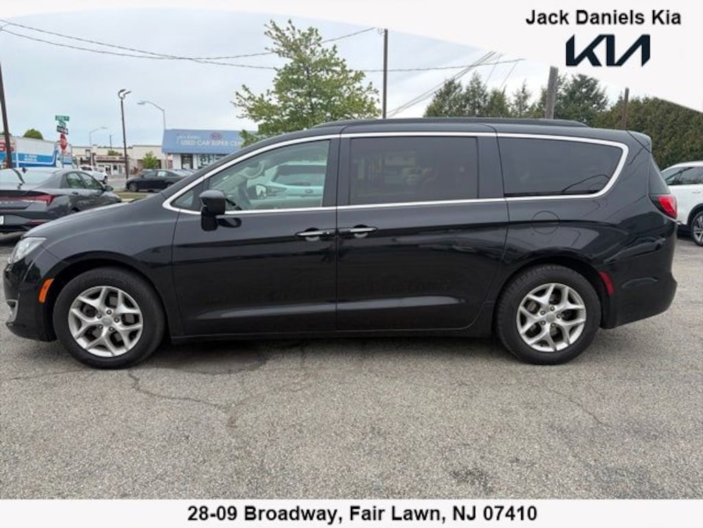 Used 2018 Chrysler Pacifica Touring Plus Van
