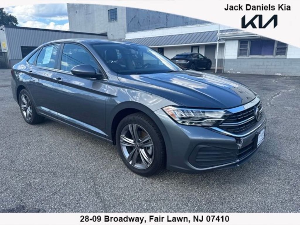Used 2022 Volkswagen Jetta 1.5T SE Sedan