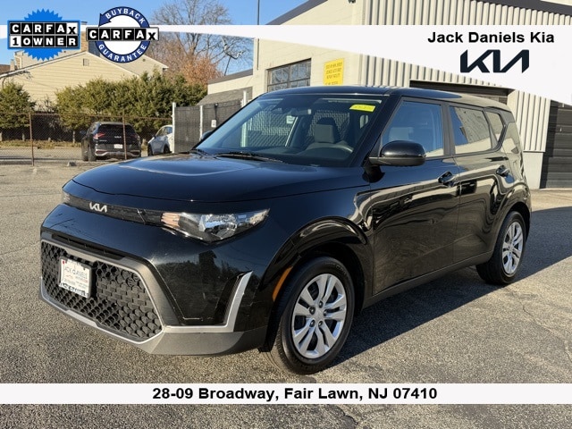 2023 Kia Soul LX's photo