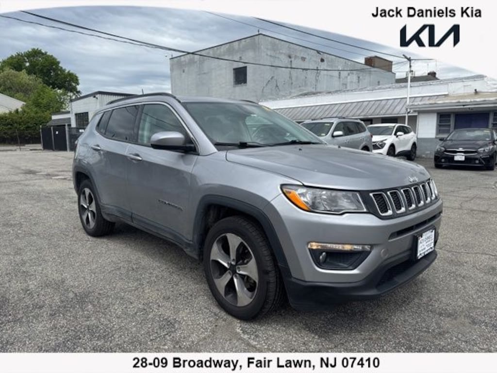 Used 2018 Jeep Compass Latitude SUV
