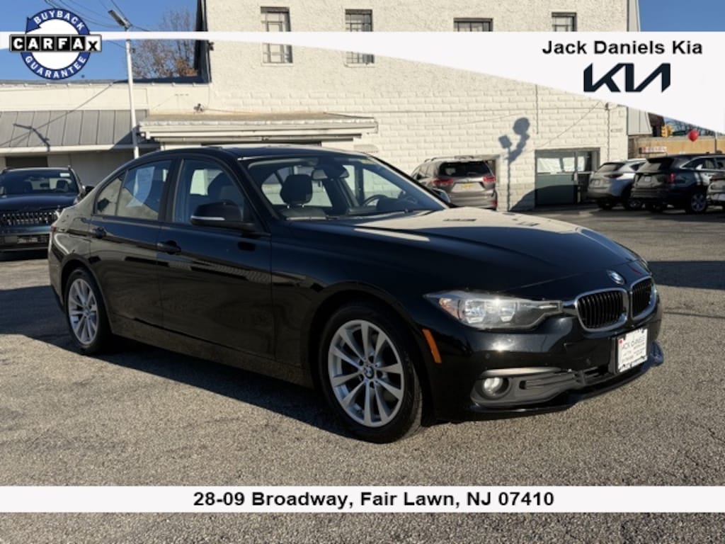 Used 2017 BMW 320i 320i xDrive Sedan