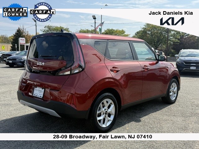 2023 Kia Soul LX photo 2