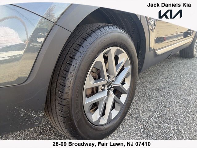 2023 Kia Telluride LX - Photo 19