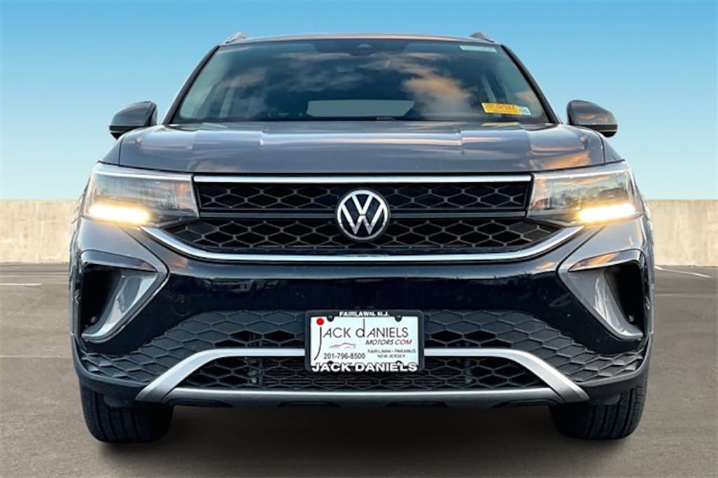 Used 2023 Volkswagen Taos 1.5T SE SUV