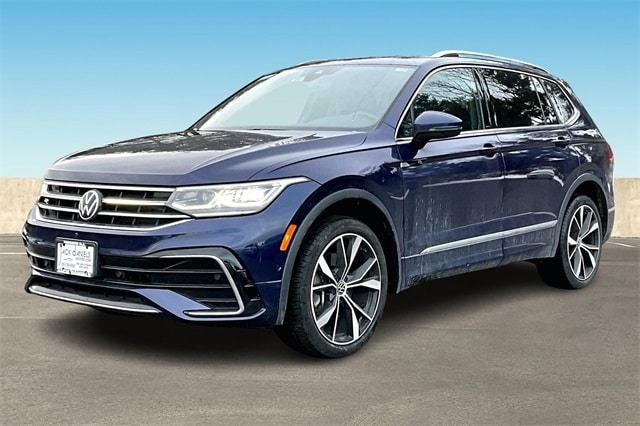 2022 Volkswagen Tiguan SEL R-LINE's photo