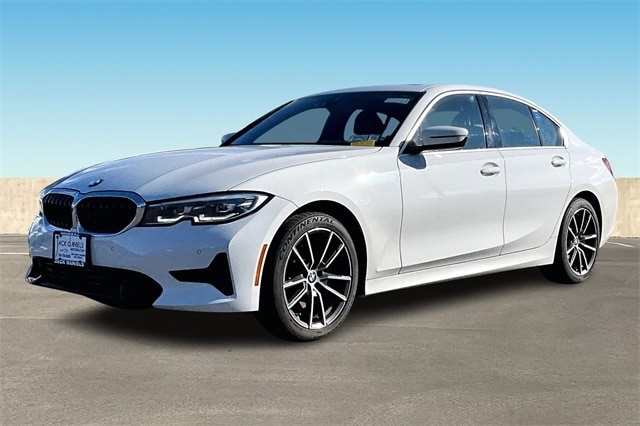2019 BMW 3 Series 330i's photo
