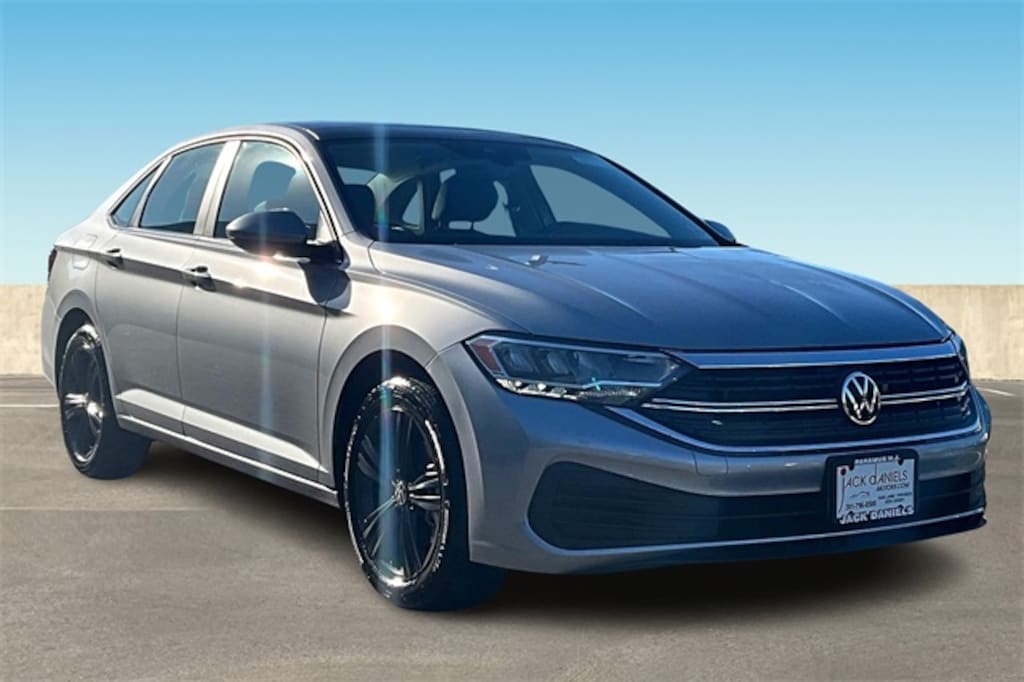 Used 2024 Volkswagen Jetta 1.5T SE Sedan