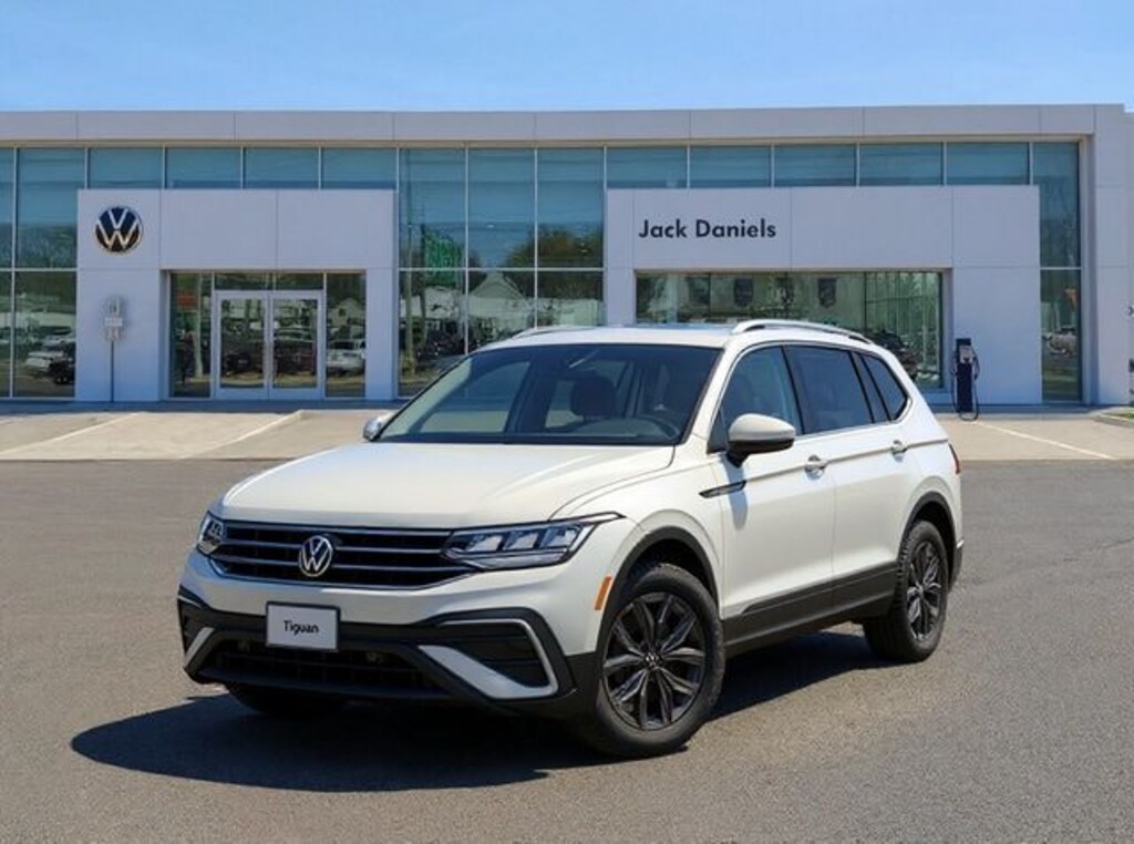 New 2024 Volkswagen Tiguan 2.0T SE SUV