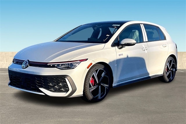 2025 Volkswagen Golf GTI SE's photo