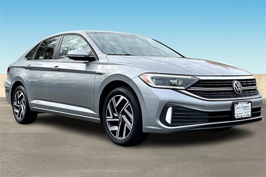 Used 2022 Volkswagen Jetta 1.5T SEL Sedan