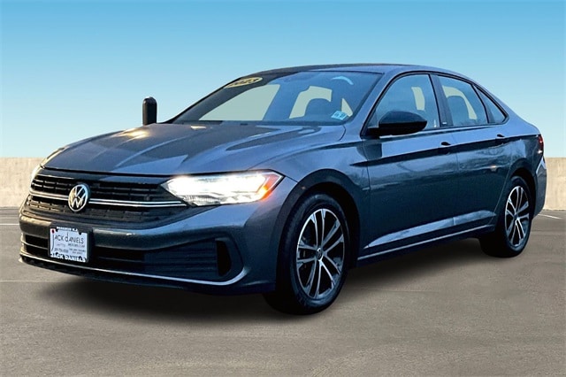 2023 Volkswagen Jetta Sport's photo