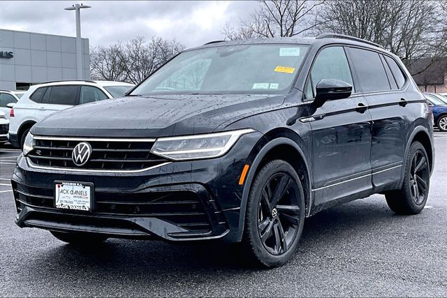2023 Volkswagen Tiguan SE R-LINE BLACK