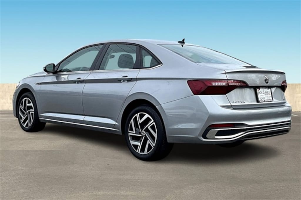 Used 2022 Volkswagen Jetta 1.5T SEL Sedan