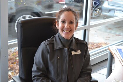 Staff member Damaris Duran from ID_b78fb42bf2c8