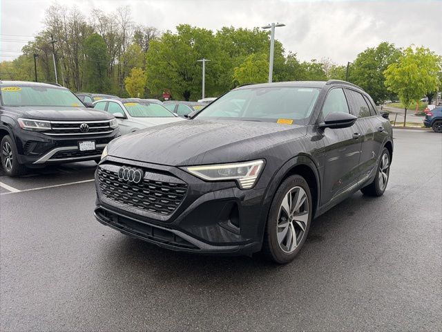 2024 Audi Q8 e-tron 55 114 kWh Premium quattro's photo