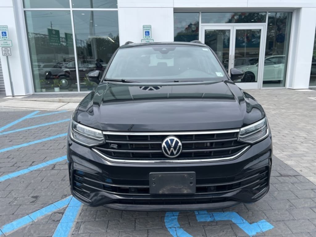 Used 2022 Volkswagen Tiguan 2.0T SE R-Line Black SUV