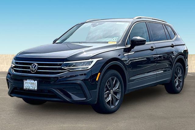 2023 Volkswagen Tiguan 2.0T SE 4Motion's photo