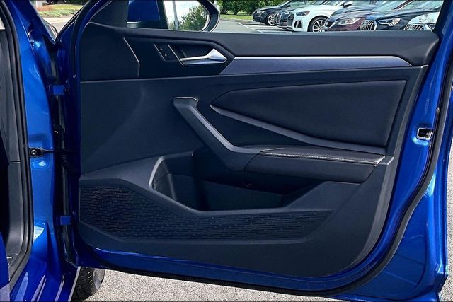 2023 Volkswagen Jetta SE - Photo 25