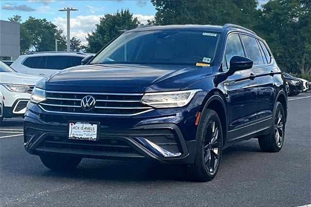 2022 Volkswagen Tiguan SE's photo