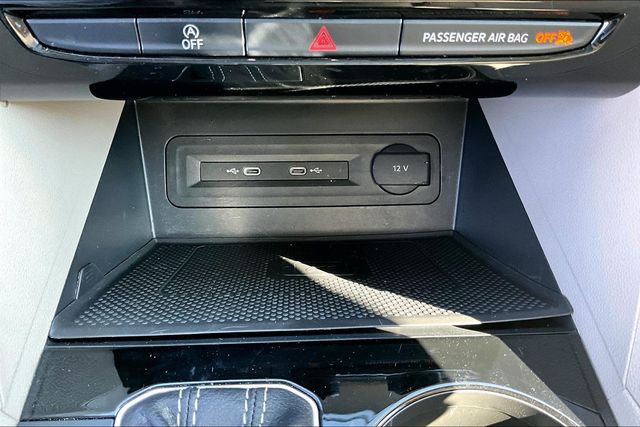 2023 Volkswagen Atlas SE w/Tech - Photo 17