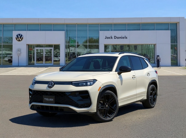 2026 Volkswagen Tiguan 2.0T SE R-Line Black 4Motion's photo