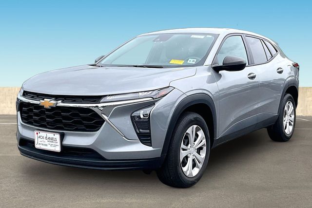 2024 Chevrolet Trax LS's photo