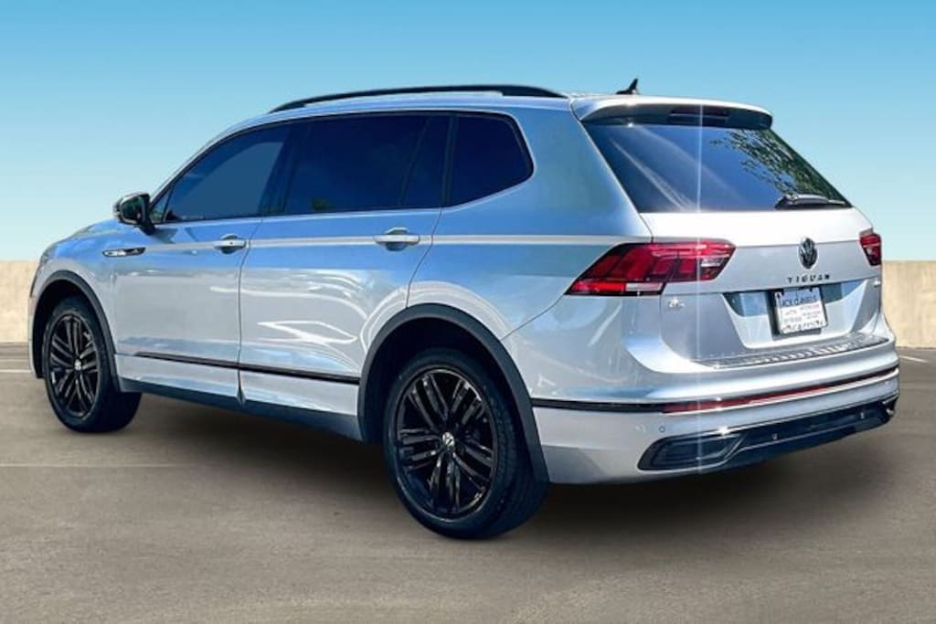 Certified 2022 Volkswagen Tiguan 2.0T SE R-Line Black SUV