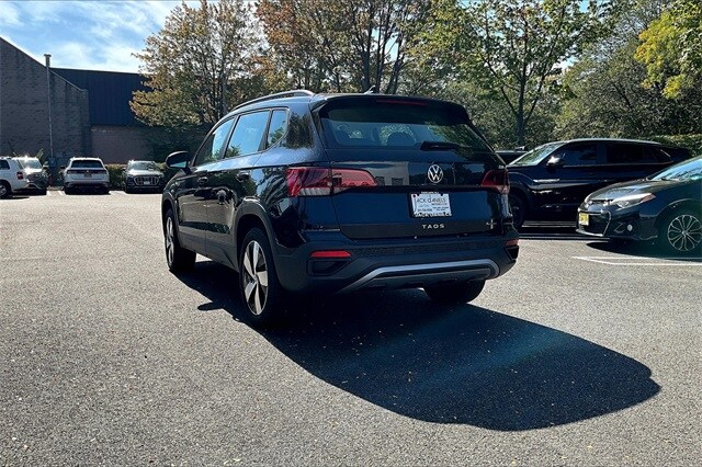 2024 Volkswagen Taos S photo 3