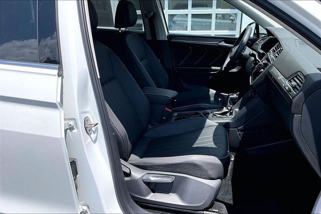 2023 Volkswagen Tiguan SE - Photo 19
