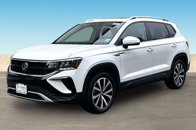 2023 Volkswagen Taos 1.5T SE 4Motion's photo