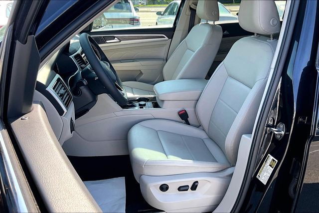 2023 Volkswagen Atlas SE w/Tech - Photo 20