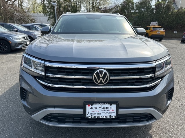 Used 2021 Volkswagen Atlas Cross Sport SE w/Tech with VIN 1V2HE2CA0MC203381 for sale in Paramus, NJ