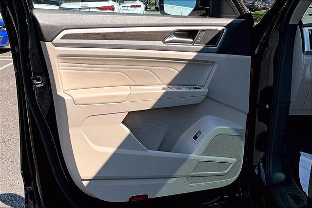 2023 Volkswagen Atlas SE w/Tech - Photo 27